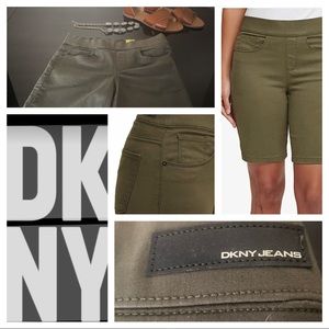 Womens DKNY elastic waist Bermuda Shorts